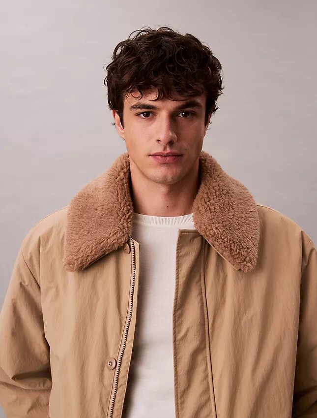 Abrigo tipo car coat acolchado con cuello de sherpa Abrigo tipo car coat acolchado con cuello de sherpa
