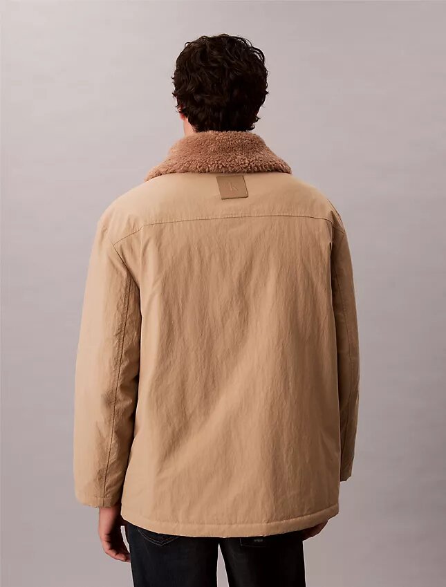 Abrigo tipo car coat acolchado con cuello de sherpa Abrigo tipo car coat acolchado con cuello de sherpa