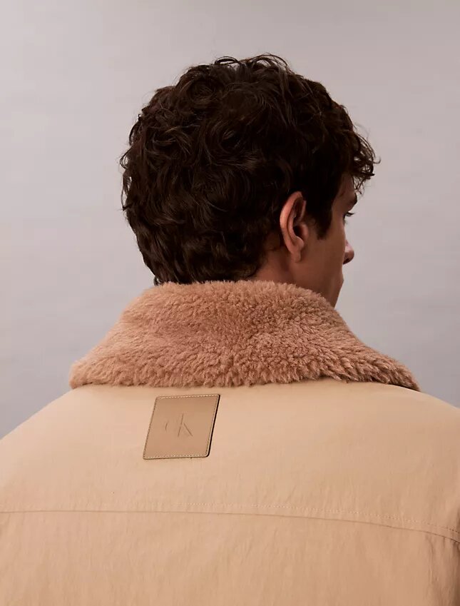 Abrigo tipo car coat acolchado con cuello de sherpa Abrigo tipo car coat acolchado con cuello de sherpa