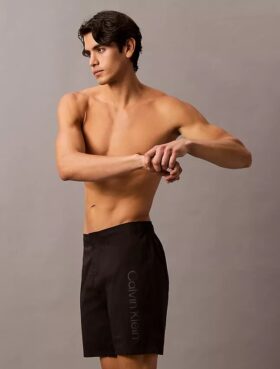 Bañador de voleibol entallado de 5″