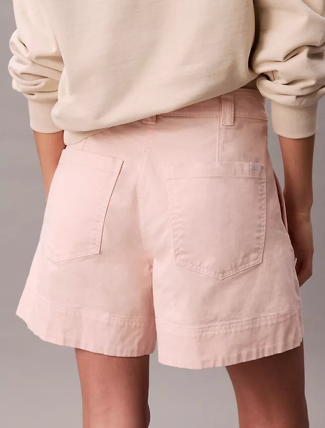 Bermudas plisadas de sarga Cotton Stretch de algodón Bermudas plisadas de sarga Cotton Stretch de algodón