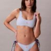 Bikini con estampado de Monogram y lazos laterales en las partes de abajo Bikini con estampado de Monogram y lazos laterales en las partes de abajo