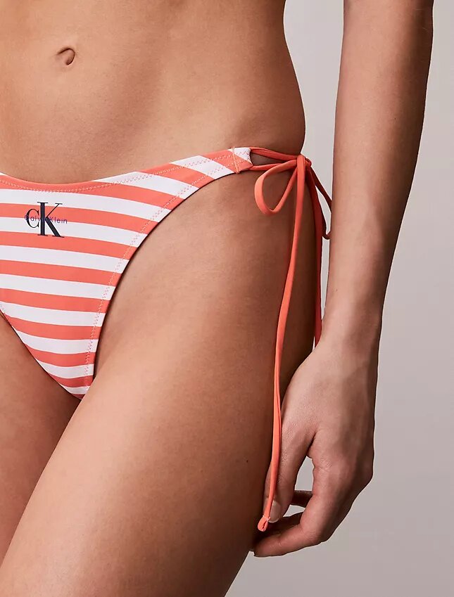 Bikini con estampado de Monogram y lazos laterales en las partes de abajo Bikini con estampado de Monogram y lazos laterales en las partes de abajo