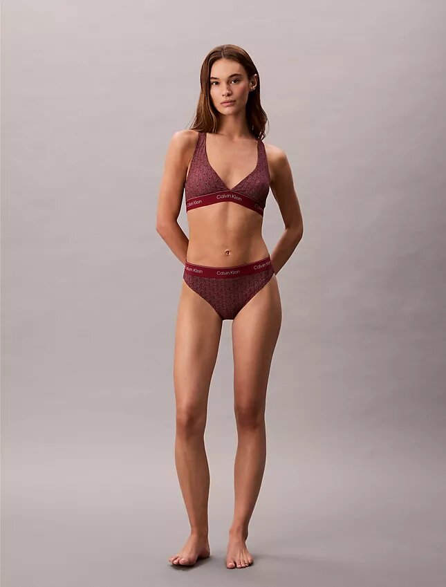Bikini con logotipo moderno para las partes de abajo Bikini con logotipo moderno para las partes de abajo
