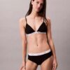 Bikini de algodón elástico con costuras acanaladas Bikini de algodón elástico con costuras acanaladas