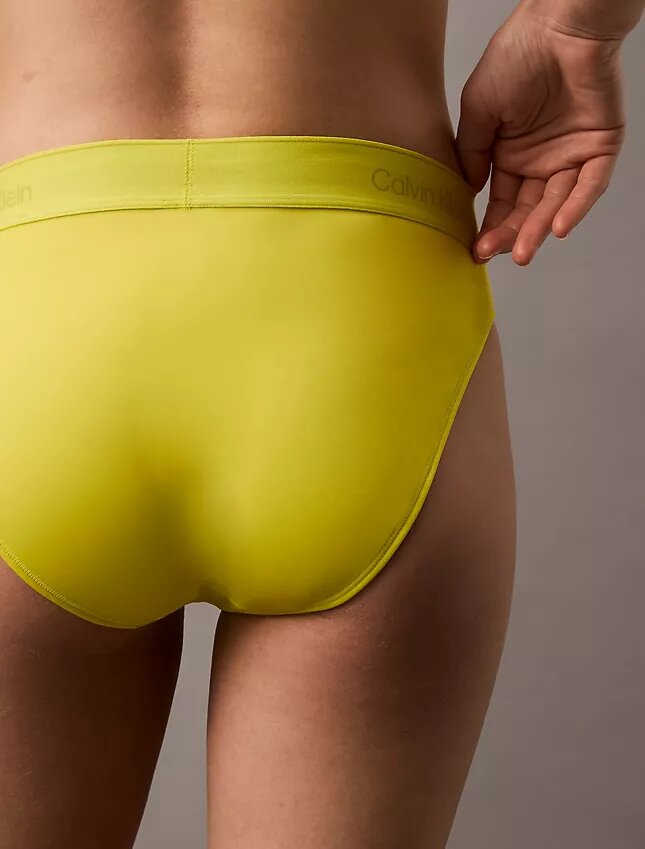 Bikini de baño con logotipo moderno para las partes de abajo Bikini de baño con logotipo moderno para las partes de abajo