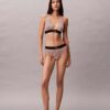 Bikini de cintura alta elástico de Microfiber con Monogram gráfico Bikini de cintura alta elástico de Microfiber con Monogram gráfico