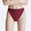 Bikini de cintura alta en tonos similares a los de las partes de abajo Bikini de cintura alta en tonos similares a los de las partes de abajo
