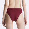 Bikini de cintura alta en tonos similares a los de las partes de abajo Bikini de cintura alta en tonos similares a los de las partes de abajo