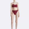 Bikini de cintura alta en tonos similares a los de las partes de abajo Bikini de cintura alta en tonos similares a los de las partes de abajo