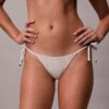 Bikini de color liso con lazos laterales en las partes de abajo Bikini de color liso con lazos laterales en las partes de abajo
