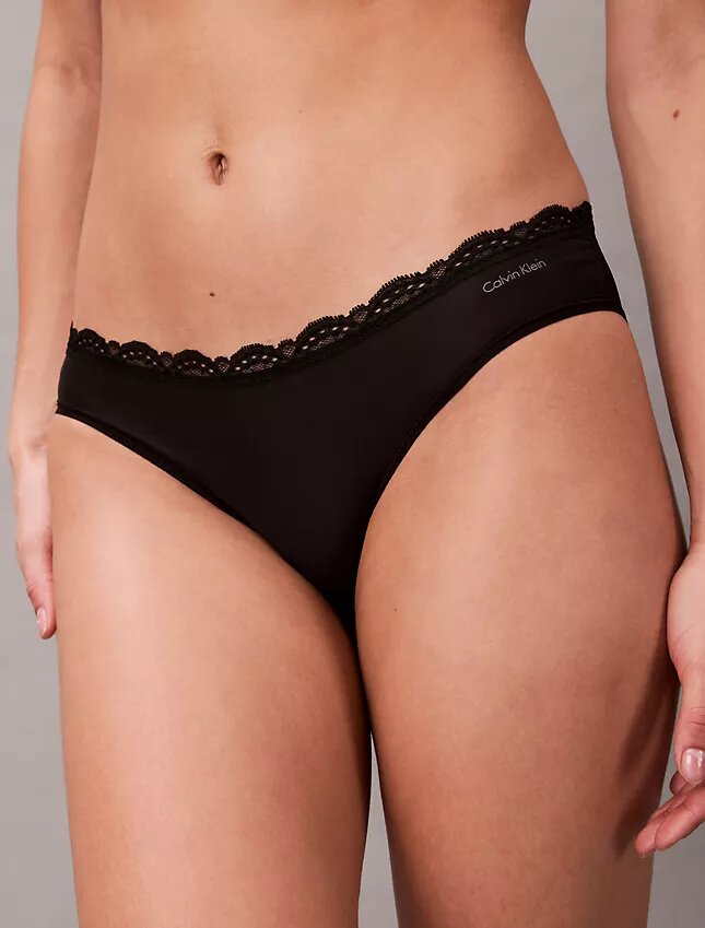 Bikini de microfibra elástica con encaje Bikini de microfibra elástica con encaje