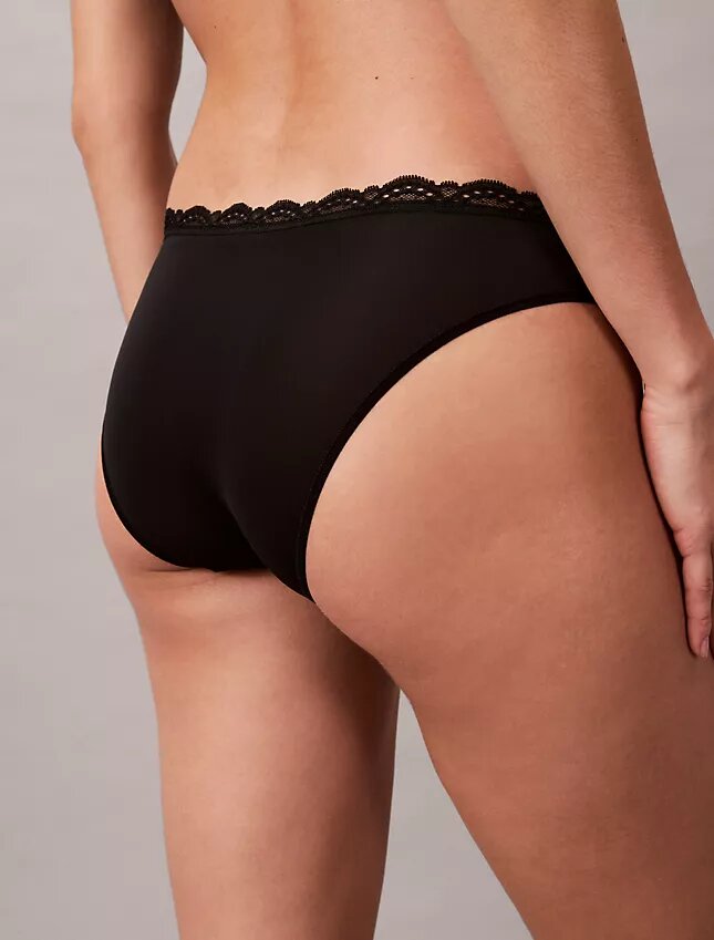 Bikini de microfibra elástica con encaje Bikini de microfibra elástica con encaje