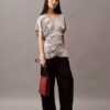 Blusa estampada de satén arrugado Blusa estampada de satén arrugado
