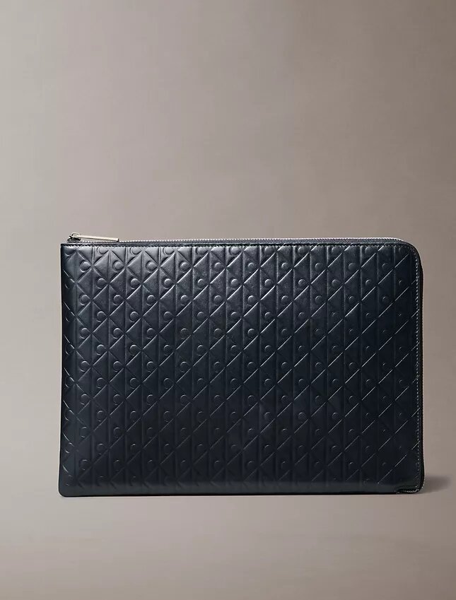 Bolsa con cremallera y logotipo en todo el diseño Bolsa con cremallera y logotipo en todo el diseño