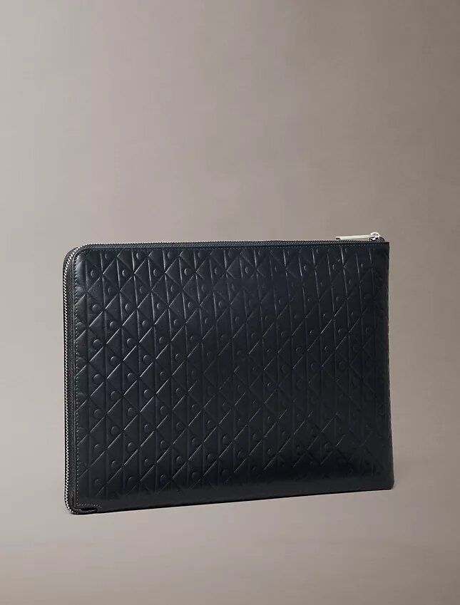 Bolsa con cremallera y logotipo en todo el diseño Bolsa con cremallera y logotipo en todo el diseño