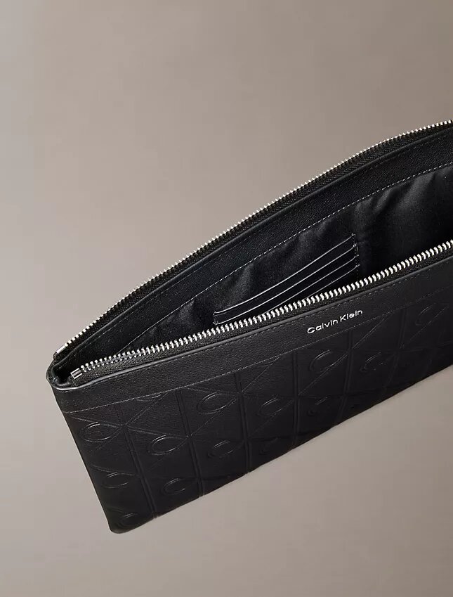 Bolsa con logotipo en relieve Bolsa con logotipo en relieve