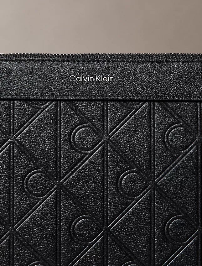 Bolsa con logotipo en relieve Bolsa con logotipo en relieve