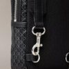 Bolso bandolera con logotipo en todo el diseño Bolso bandolera con logotipo en todo el diseño