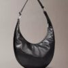 Bolso bandolera convertible con forma curvada Bolso bandolera convertible con forma curvada