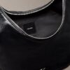 Bolso bandolera convertible con forma curvada Bolso bandolera convertible con forma curvada