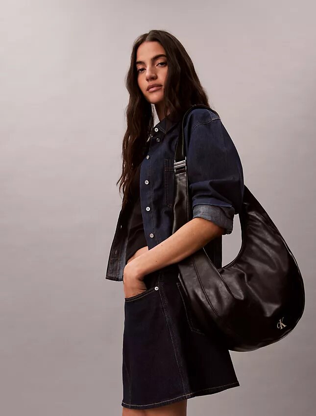 Bolso bandolera convertible con forma curvada Bolso bandolera convertible con forma curvada