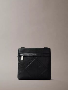 Bolso cruzado con logotipo en relieve