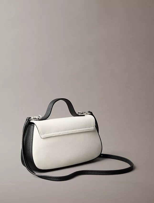 Bolso de hombro con asa de lona Monogram Bolso de hombro con asa de lona Monogram