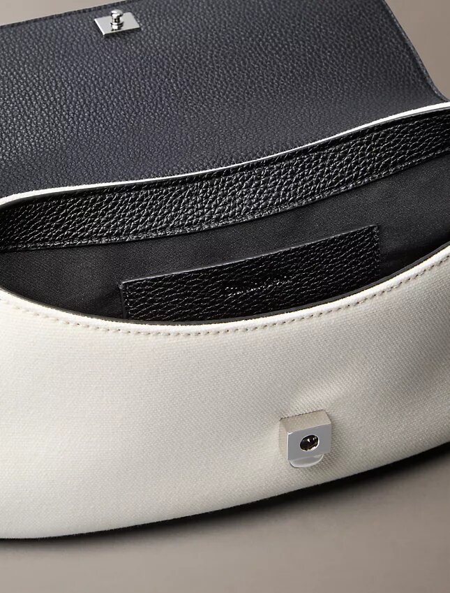 Bolso de hombro con asa de lona Monogram Bolso de hombro con asa de lona Monogram