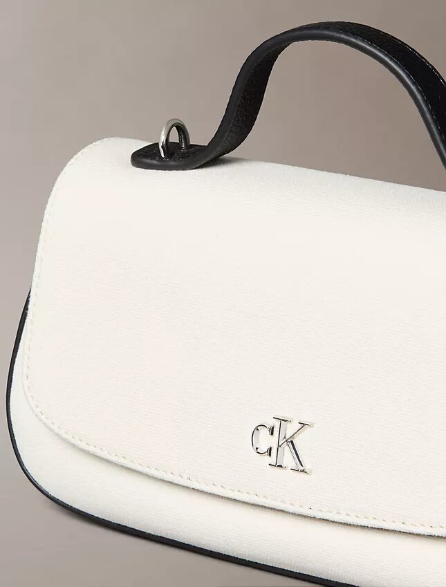 Bolso de hombro con asa de lona Monogram Bolso de hombro con asa de lona Monogram