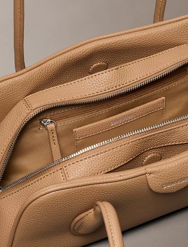 Bolso de hombro con logotipo Bolso de hombro con logotipo