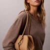 Bolso de hombro con logotipo Bolso de hombro con logotipo