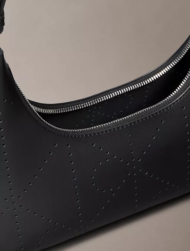 Bolso de hombro con logotipo perforado Bolso de hombro con logotipo perforado