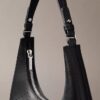 Bolso de hombro con logotipo perforado Bolso de hombro con logotipo perforado