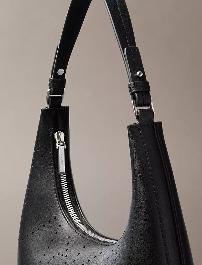 Bolso de hombro con logotipo perforado Bolso de hombro con logotipo perforado