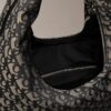 Bolso de hombro con media luna y Monogram integral Bolso de hombro con media luna y Monogram integral
