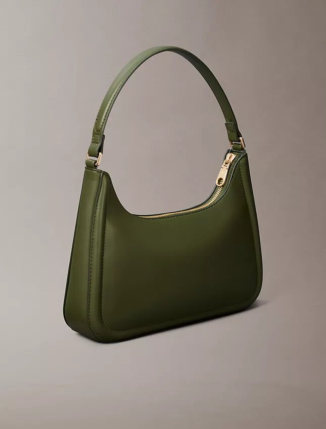 Bolso de hombro con Monogram en relieve Bolso de hombro con Monogram en relieve