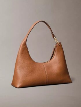 Bolso de hombro de cuero holgado