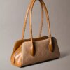Bolso de hombro de jacquard con el logotipo del emblema por toda la superficie Bolso de hombro de jacquard con el logotipo del emblema por toda la superficie