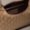 Bolso de hombro de jacquard con emblema Bolso de hombro de jacquard con emblema