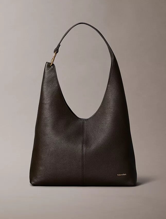 Bolso de hombro mediano de cuero holgado Bolso de hombro mediano de cuero holgado