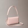 Bolso de hombro minimalista con el Monogram Bolso de hombro minimalista con el Monogram