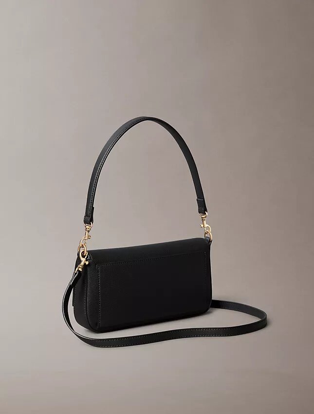 Bolso de hombro minimalista con el Monogram Bolso de hombro minimalista con el Monogram