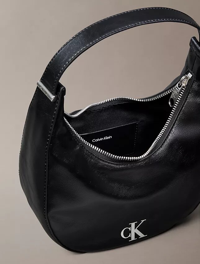 Bolso de hombro pequeño convertible con forma curvada Bolso de hombro pequeño convertible con forma curvada
