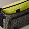 Bolso mensajero con emblema jacquard Bolso mensajero con emblema jacquard