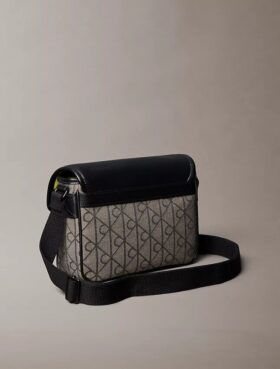 Bolso mensajero pequeño con jacquard con emblema