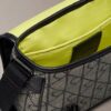 Bolso mensajero pequeño con jacquard con emblema Bolso mensajero pequeño con jacquard con emblema