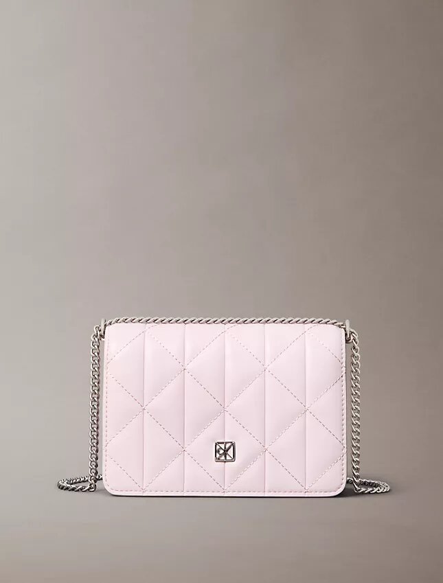 Bolso mini con cadena y logotipo acolchado Bolso mini con cadena y logotipo acolchado