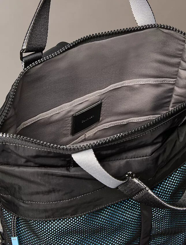 Bolso para casco con parte frontal de malla Bolso para casco con parte frontal de malla