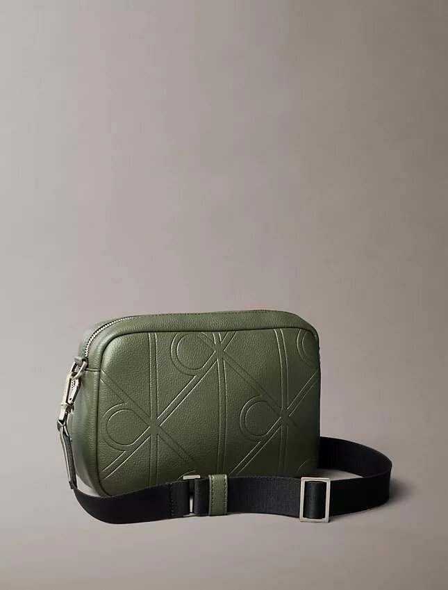 Bolso para cámara con logotipo en relieve por toda la superficie Bolso para cámara con logotipo en relieve por toda la superficie